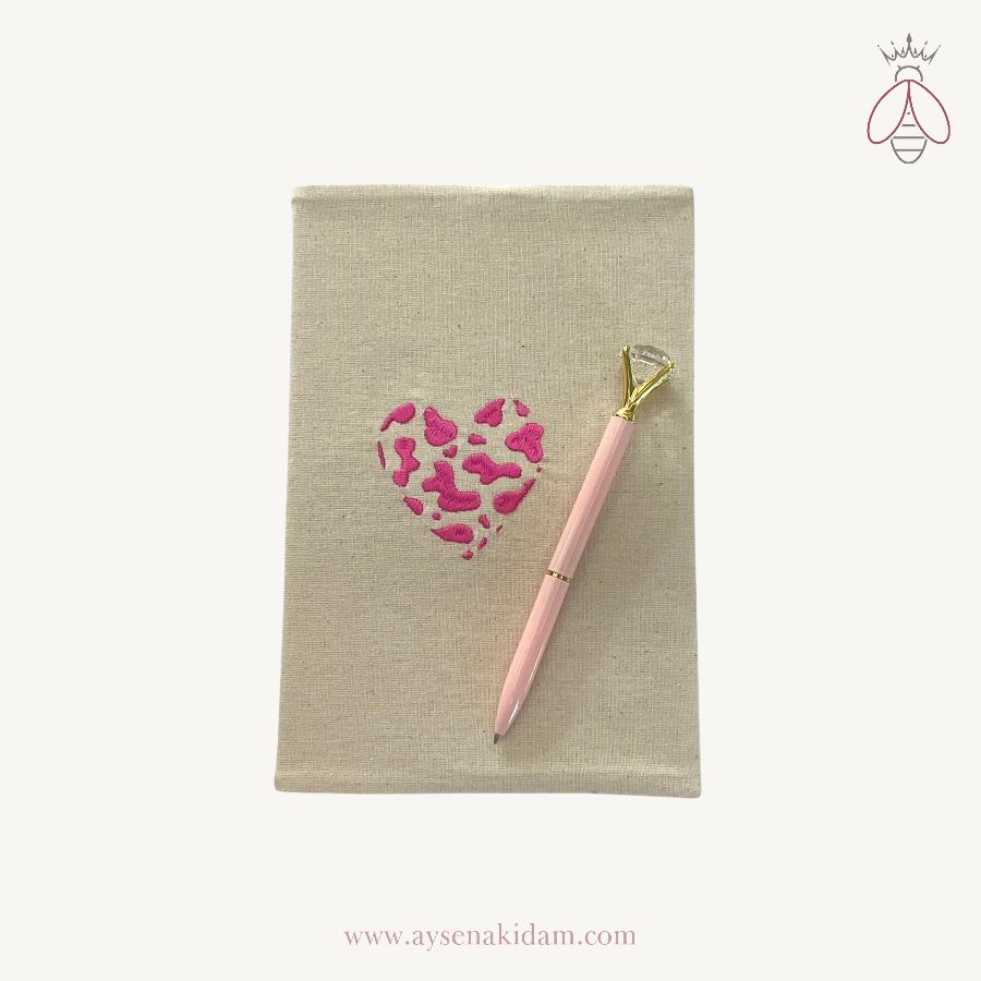 İnek Desenli Kalp Nakışlı Defter